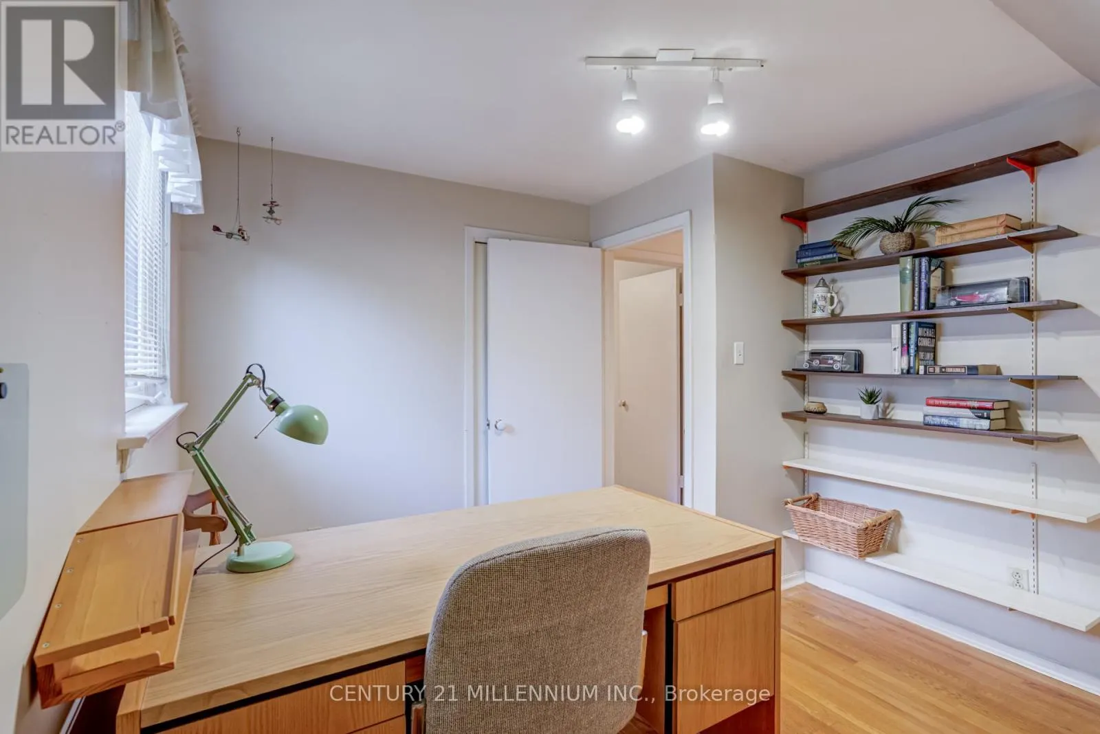 12 ALDERWAY AVENUE
