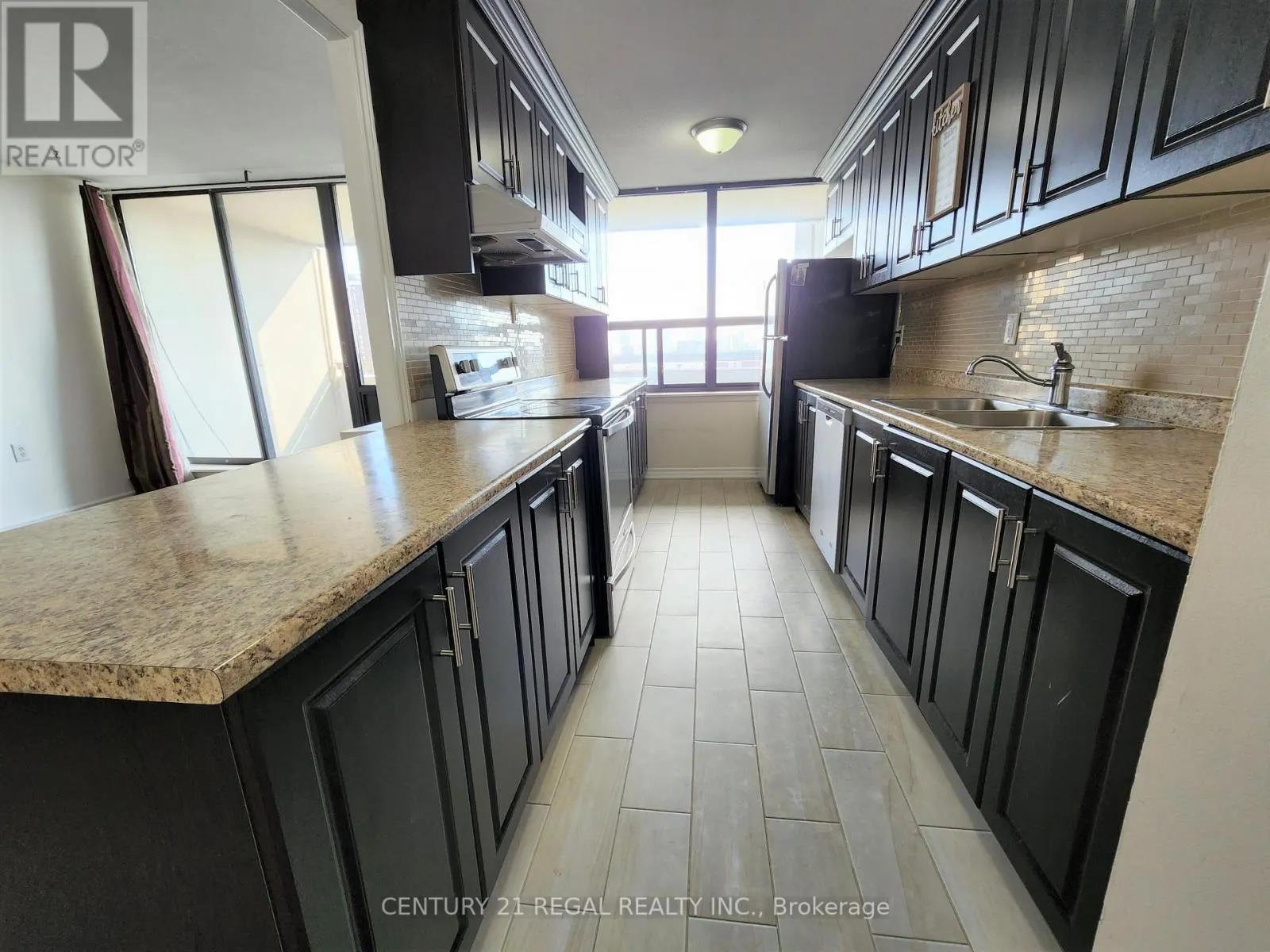 1510 - 18 KNIGHTSBRIDGE ROAD