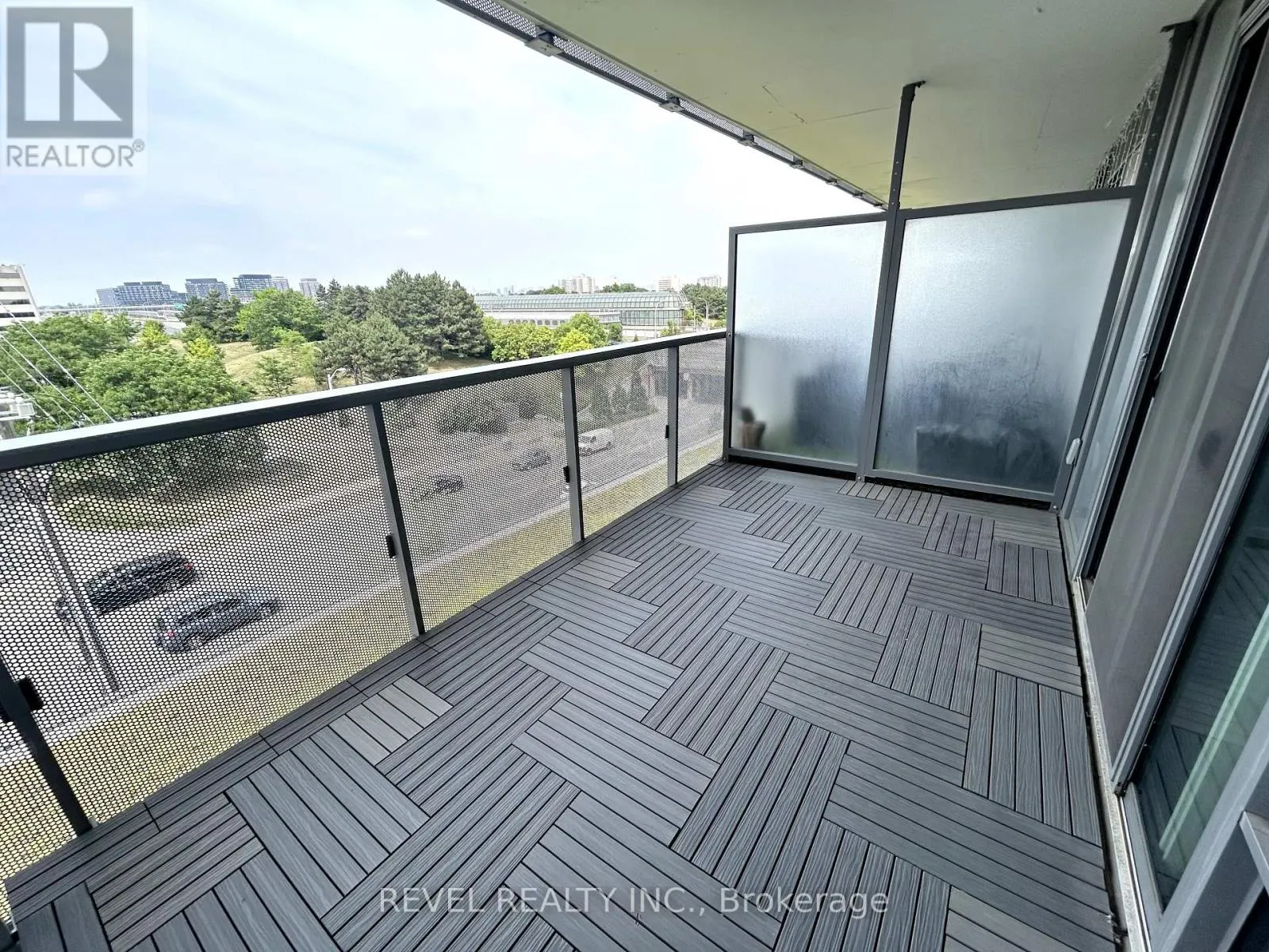614 - 160 FLEMINGTON ROAD
