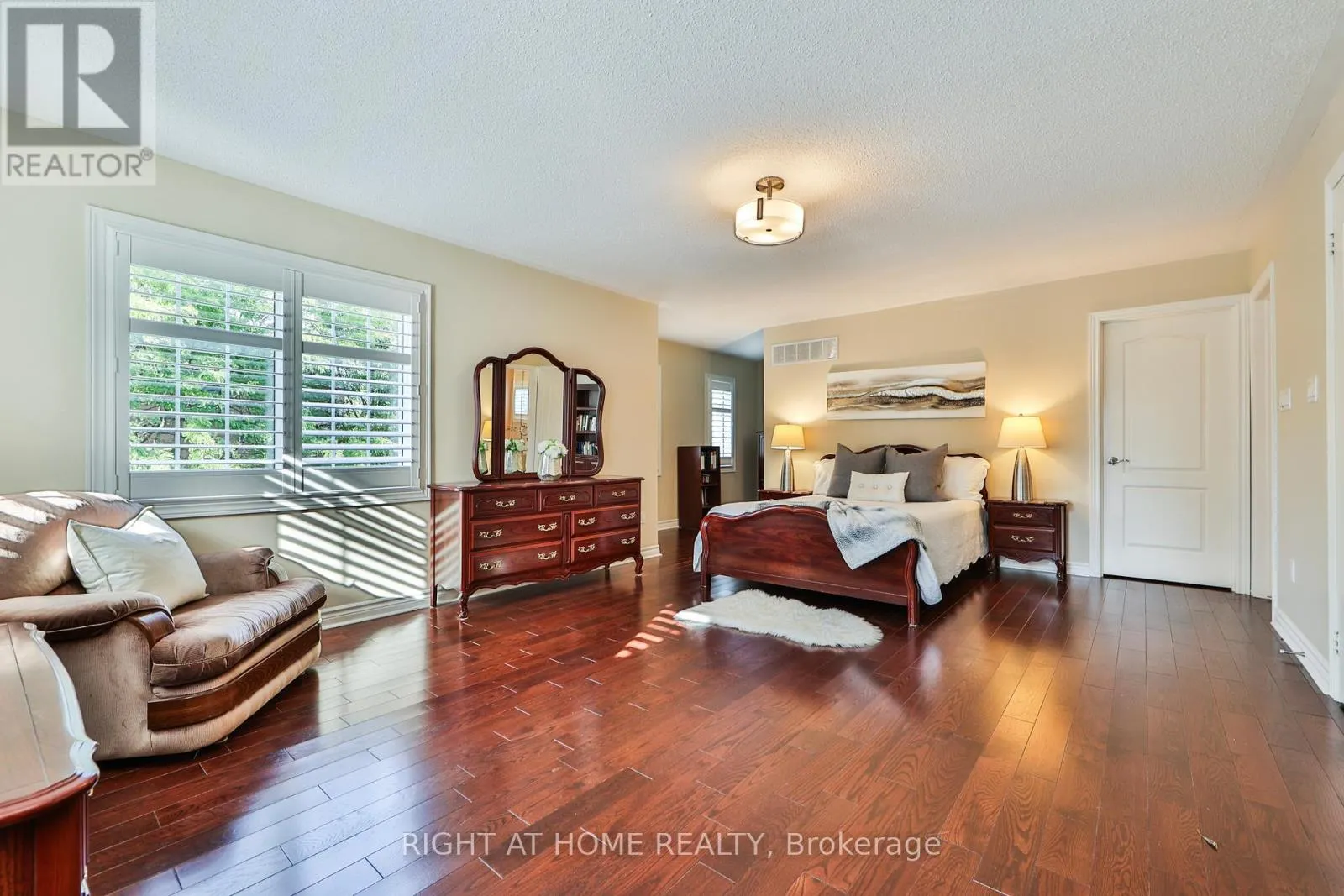 2435 VALLEY FOREST WAY