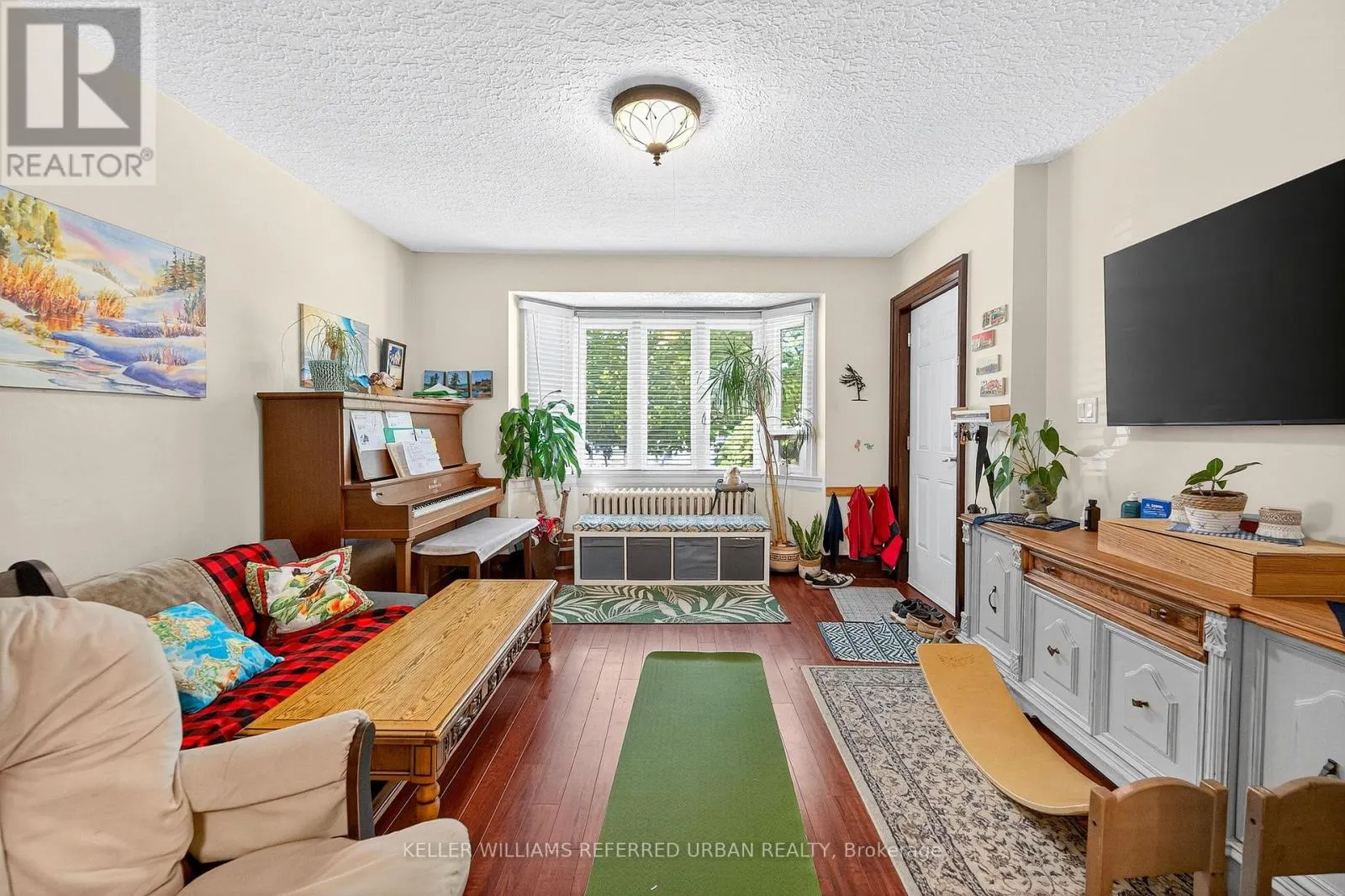 93 NORTHCLIFFE BOULEVARD