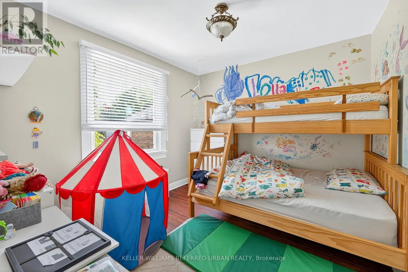 93 NORTHCLIFFE BOULEVARD