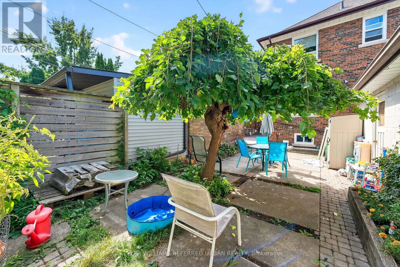 93 NORTHCLIFFE BOULEVARD