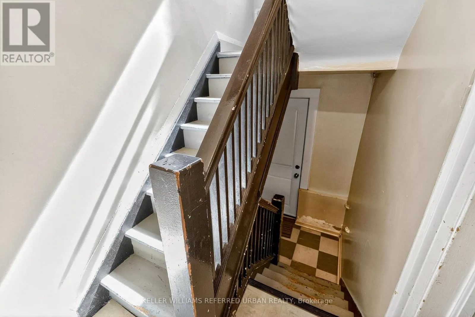 93 NORTHCLIFFE BOULEVARD