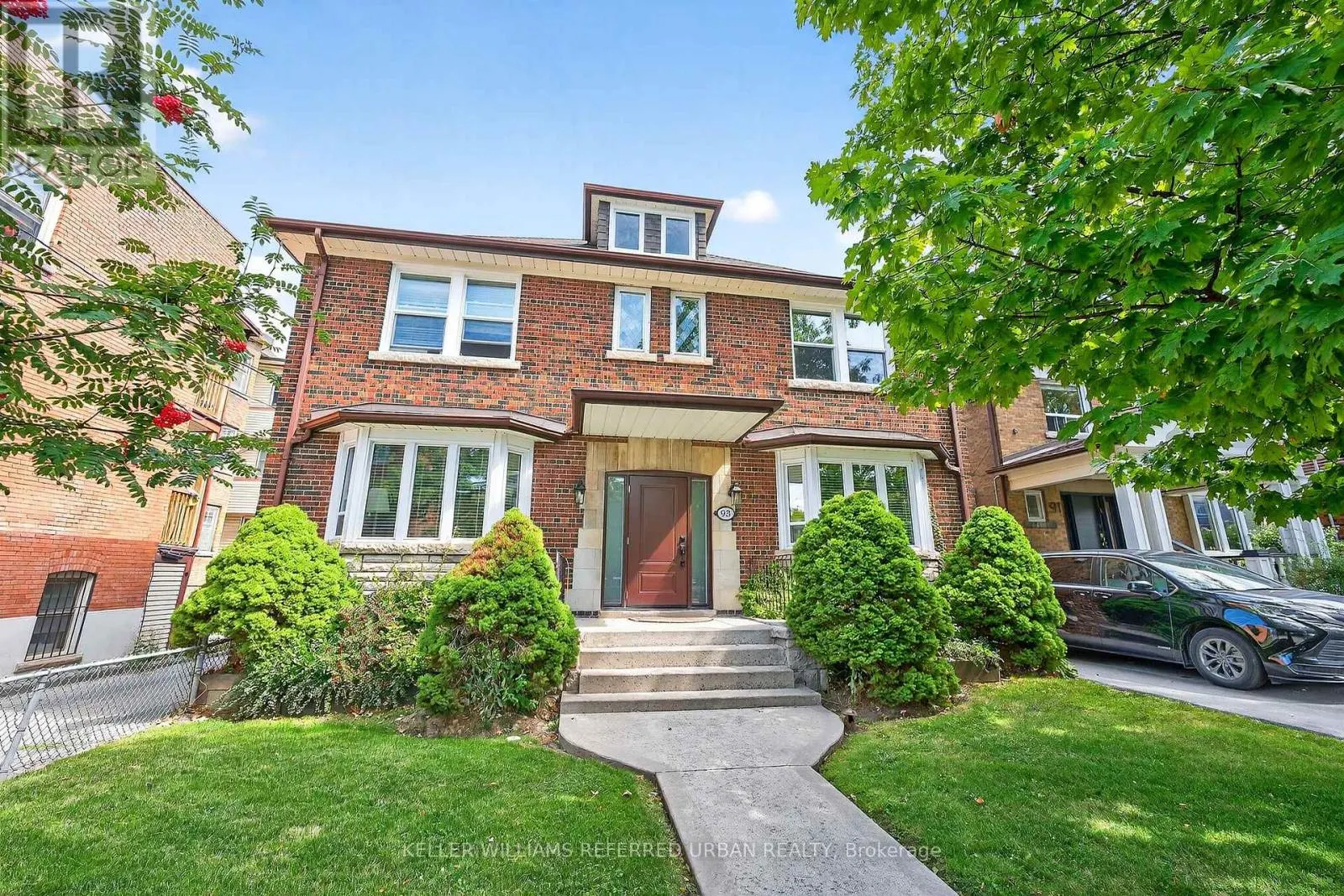 93 NORTHCLIFFE BOULEVARD