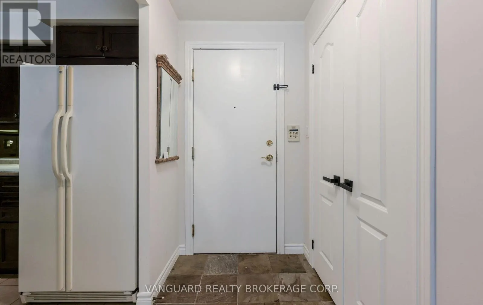 606 - 2111 LAKE SHORE BOULEVARD W