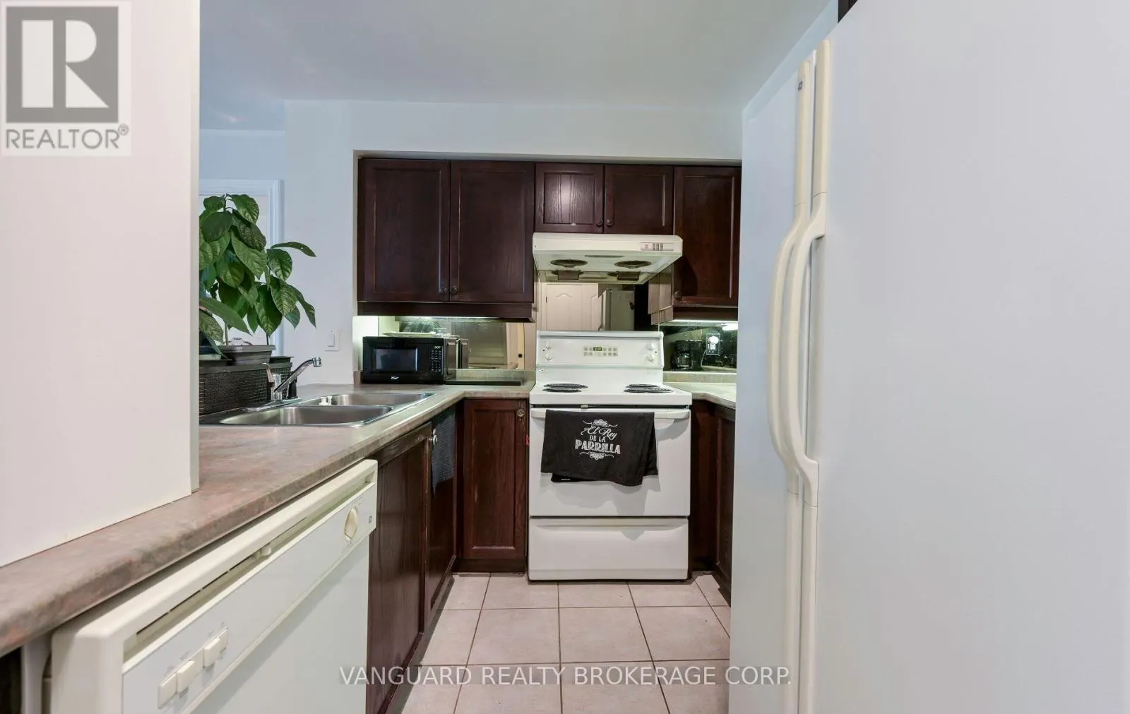 606 - 2111 LAKE SHORE BOULEVARD W