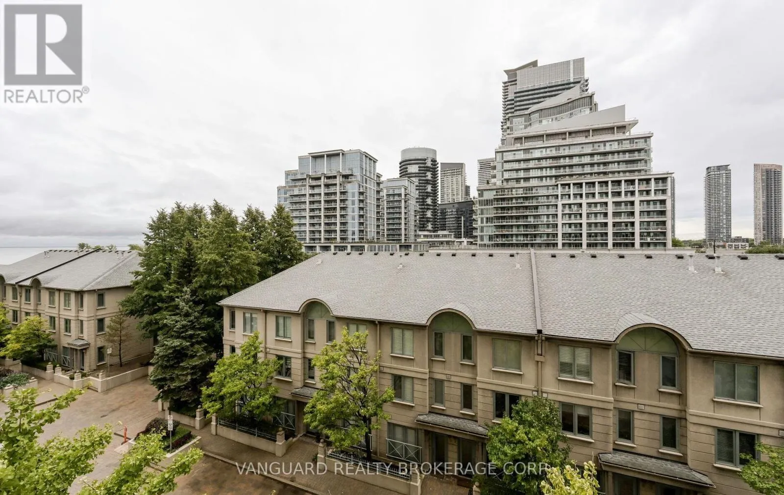 606 - 2111 LAKE SHORE BOULEVARD W