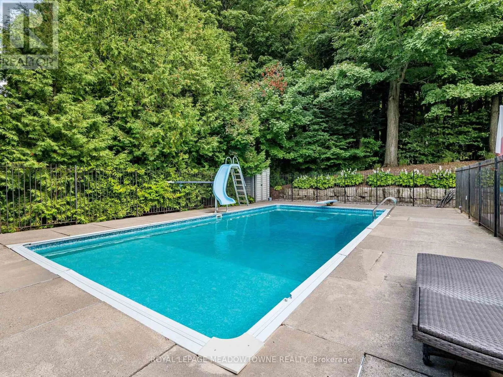 40 HILLTOP DRIVE