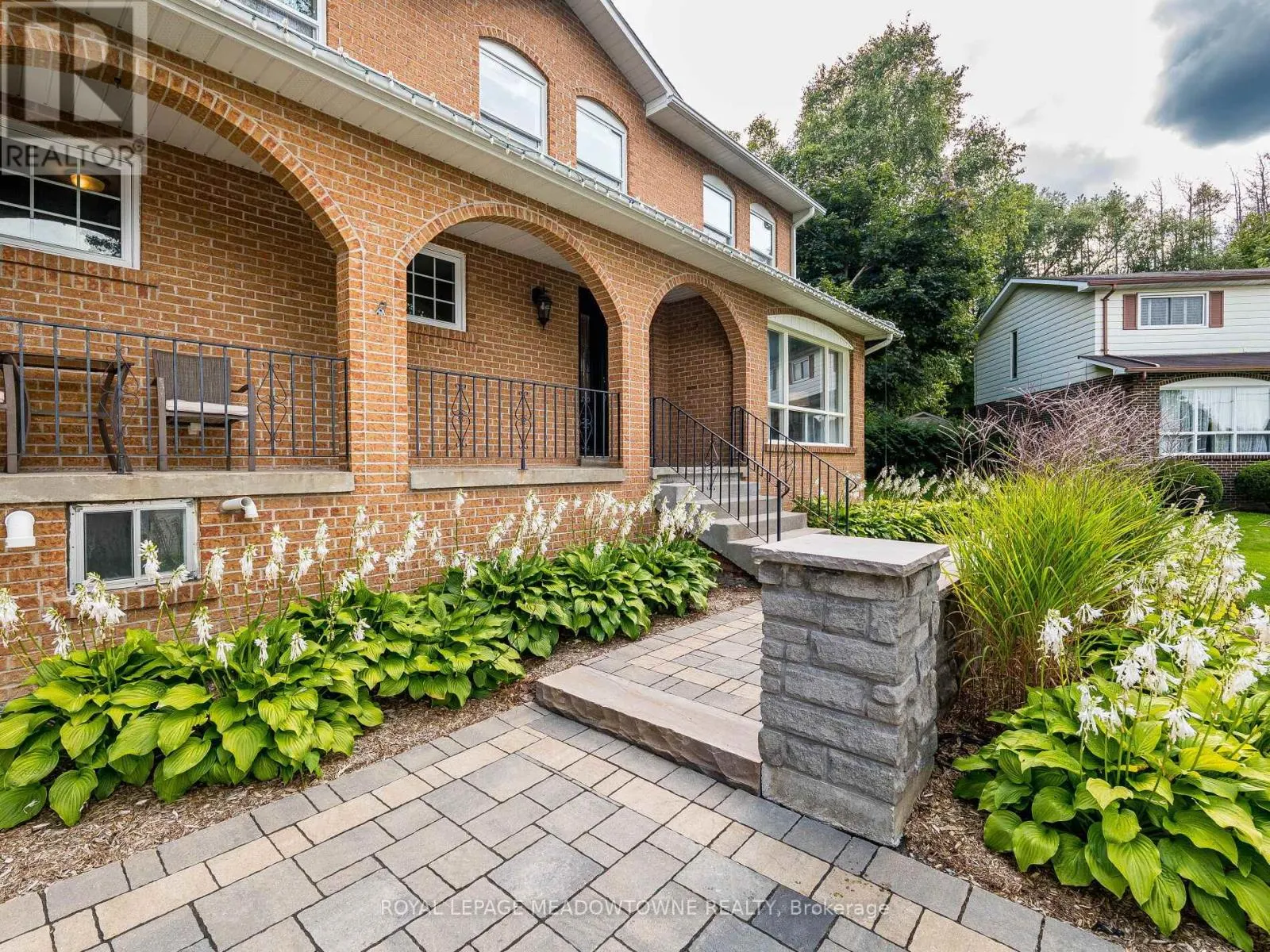 40 HILLTOP DRIVE