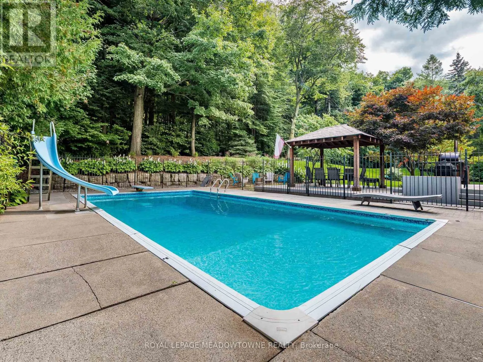 40 HILLTOP DRIVE