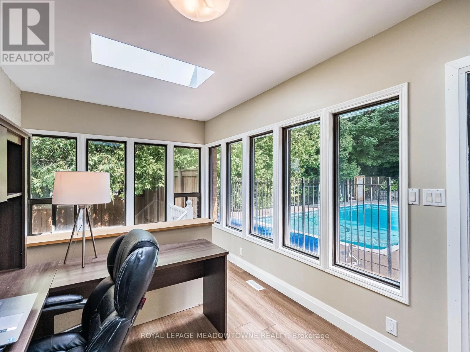 40 HILLTOP DRIVE