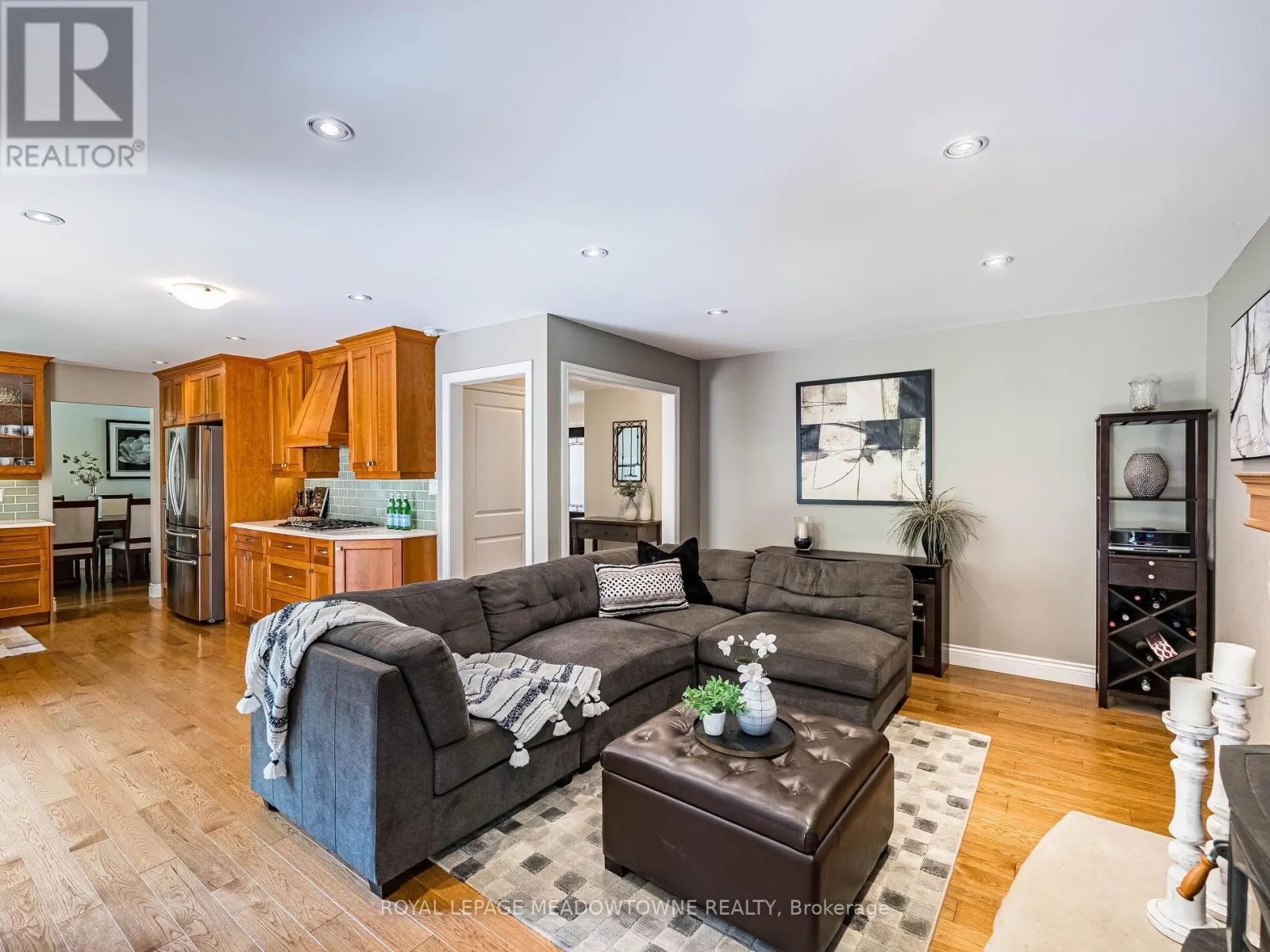 40 HILLTOP DRIVE