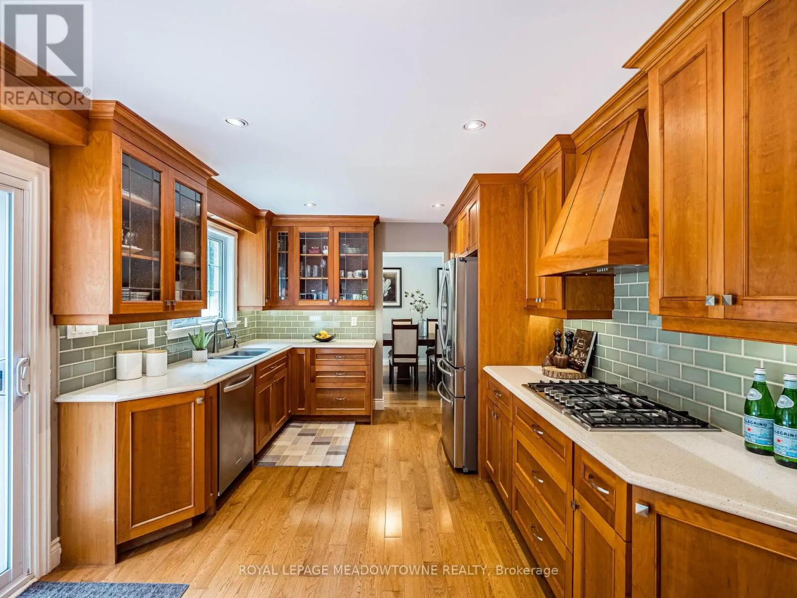 40 HILLTOP DRIVE