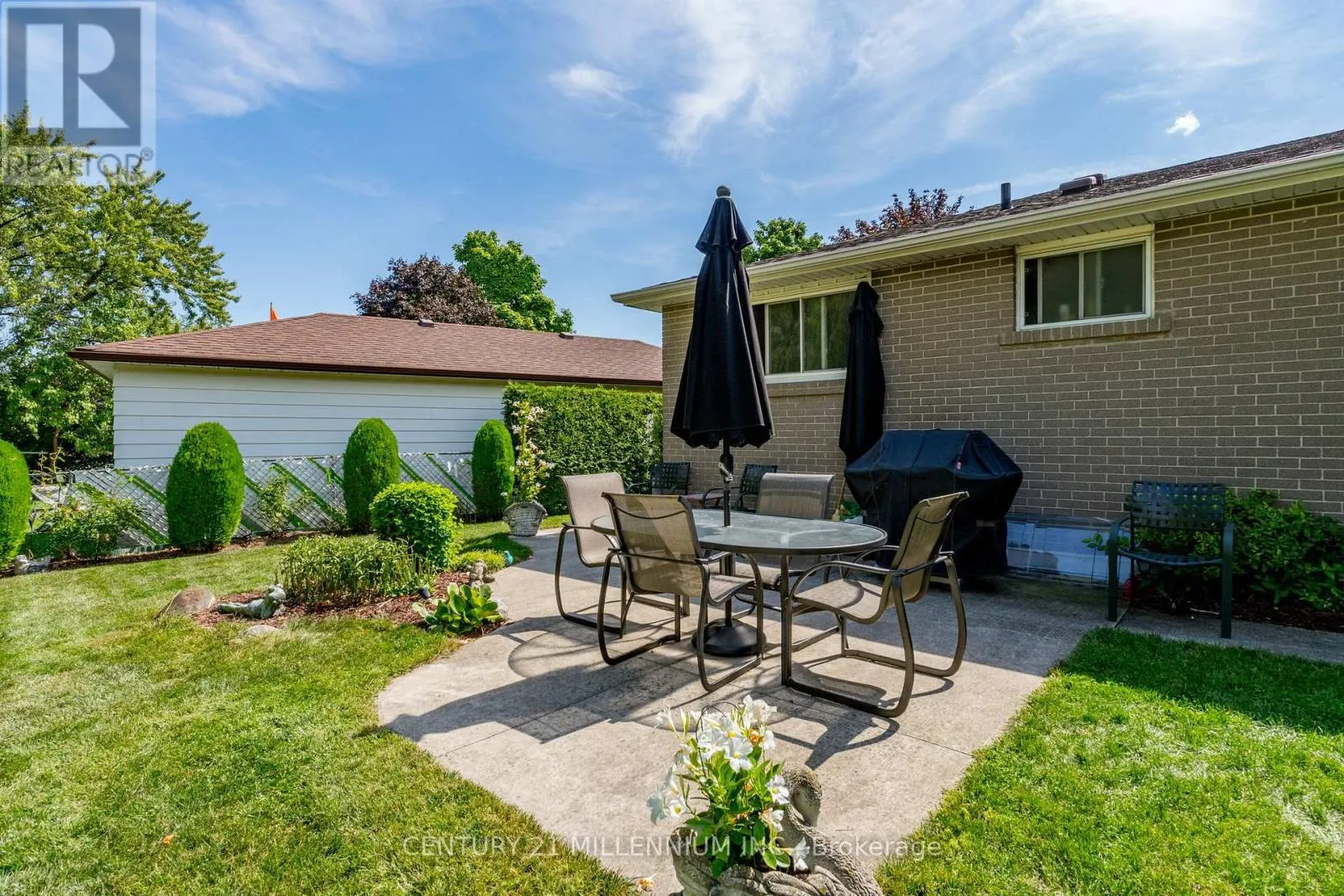 20 DUNBLAINE CRESCENT
