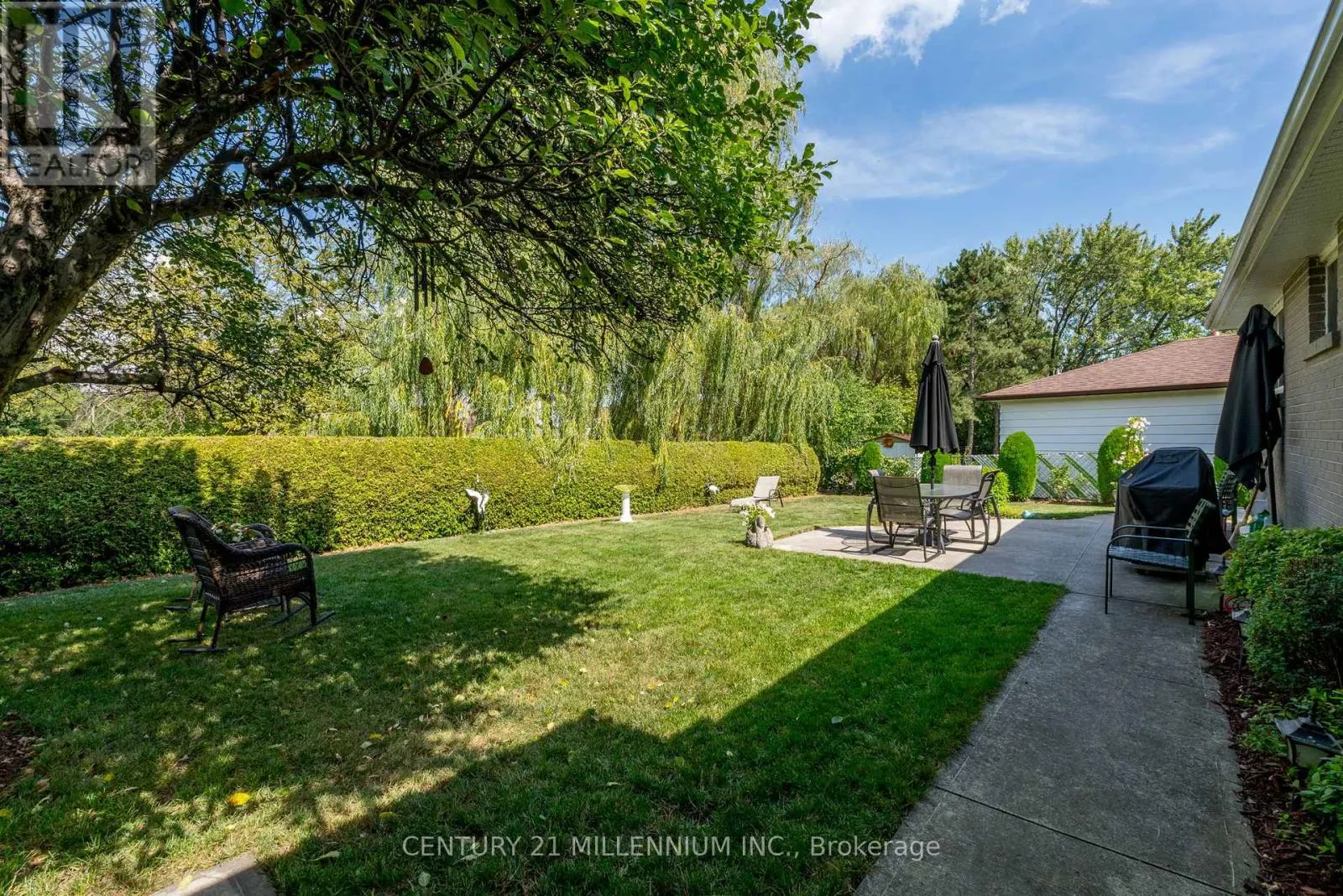 20 DUNBLAINE CRESCENT