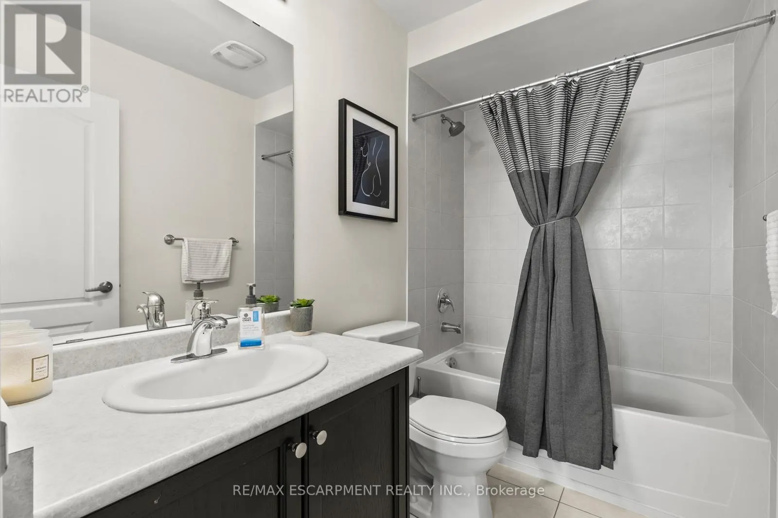 22 - 4823 THOMAS ALTON BOULEVARD