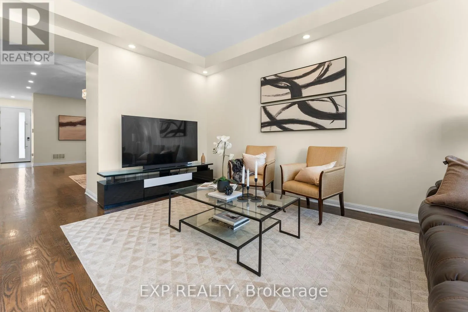 986 FARMSTEAD DRIVE