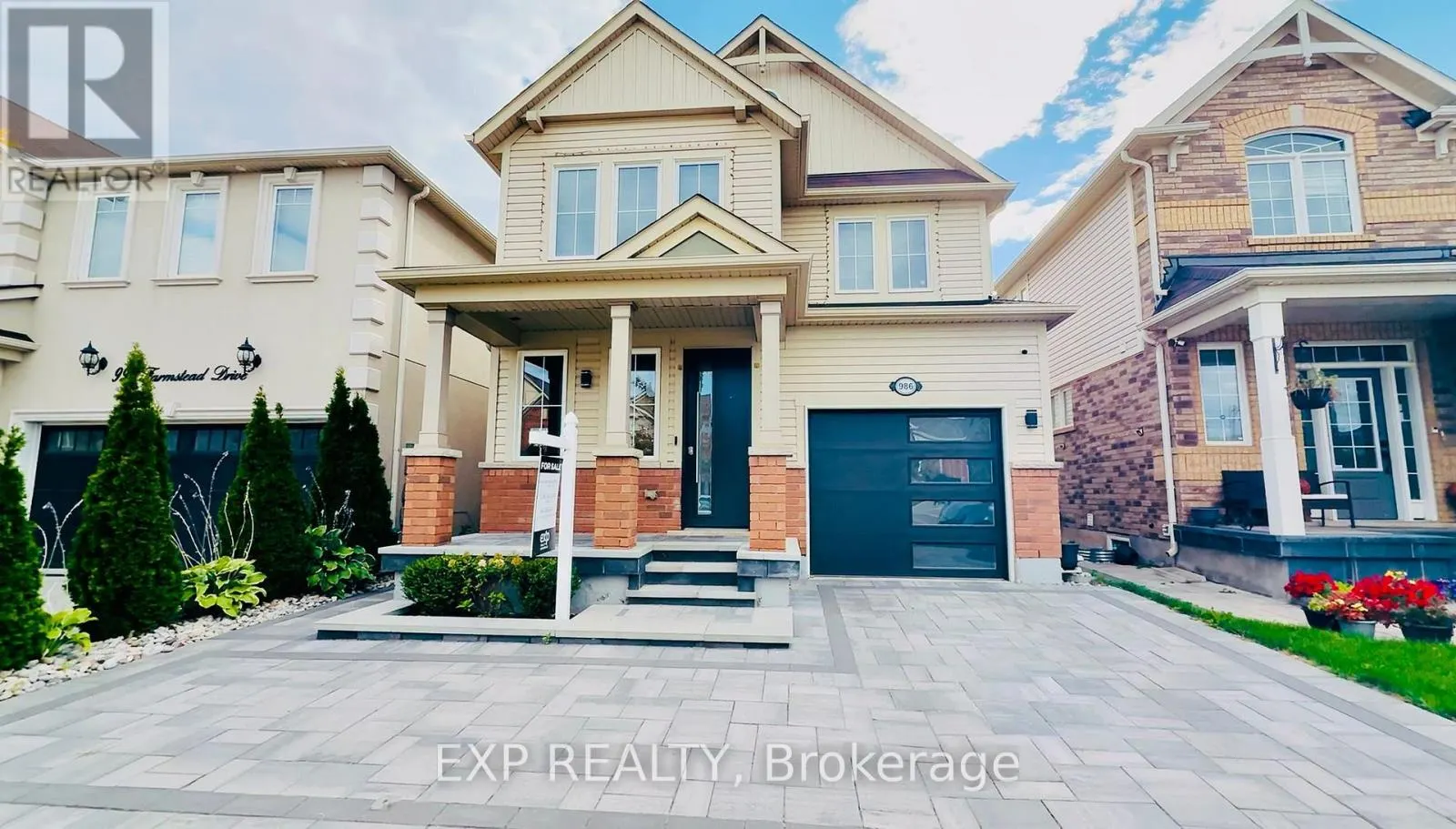 986 FARMSTEAD DRIVE