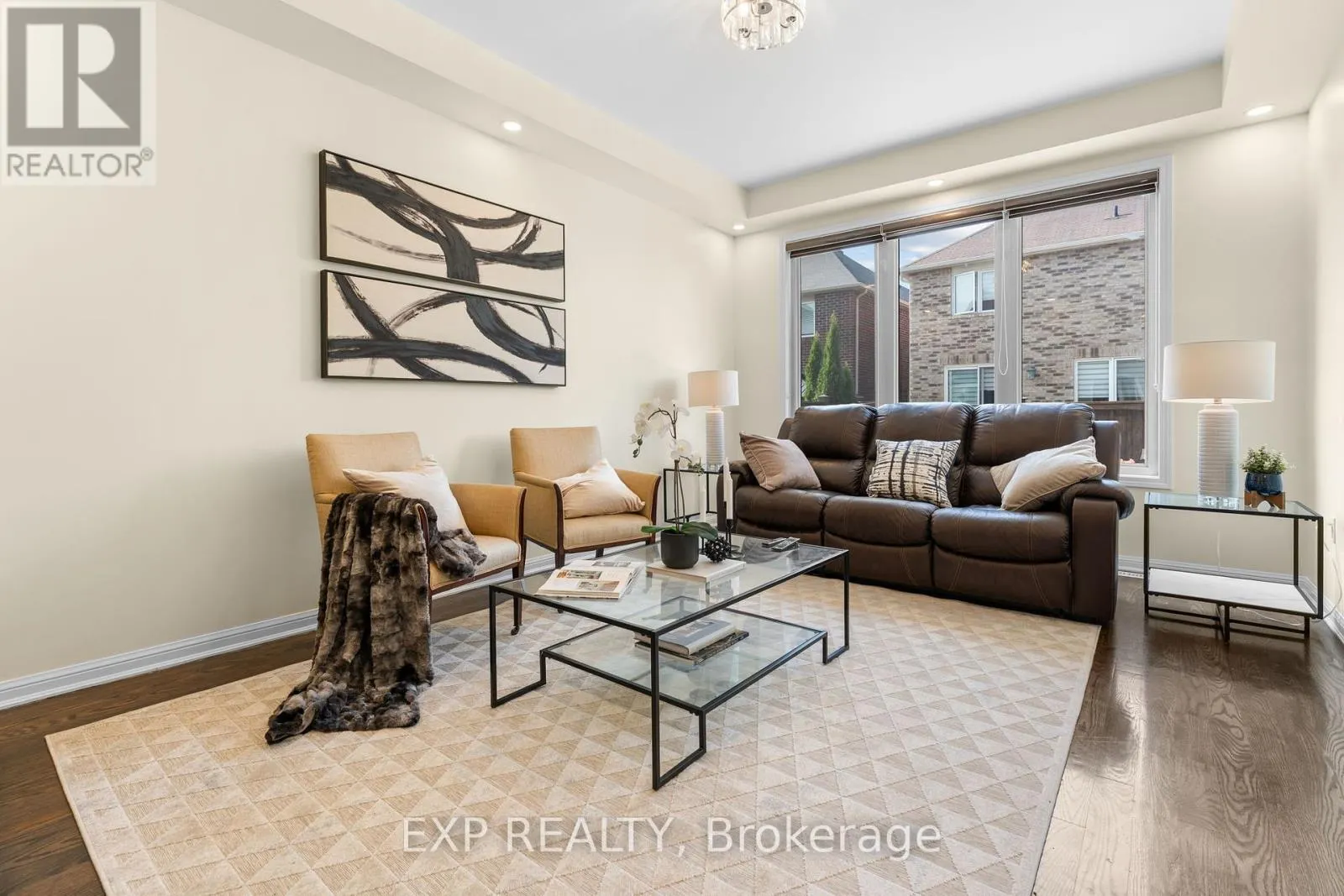 986 FARMSTEAD DRIVE