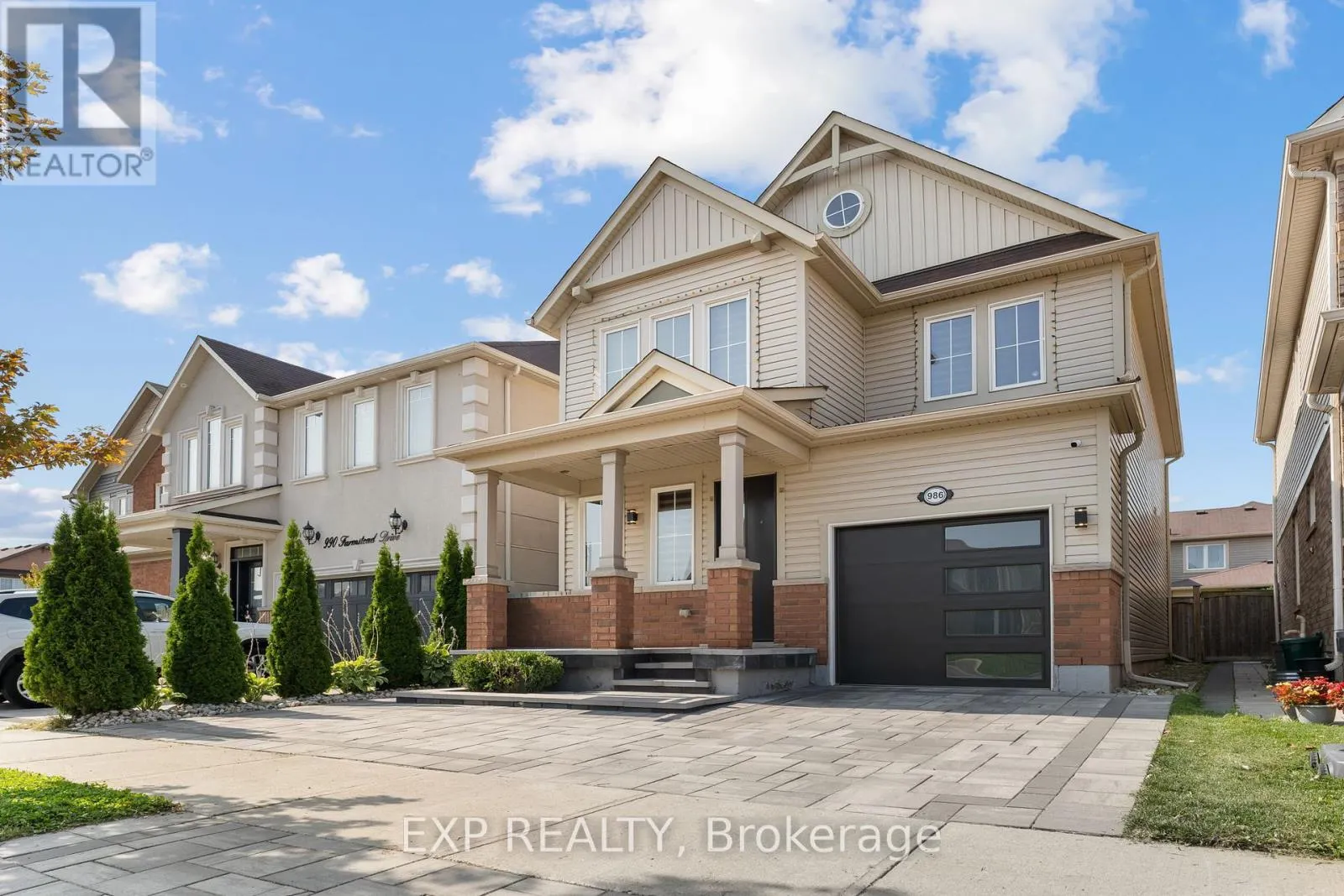 986 FARMSTEAD DRIVE
