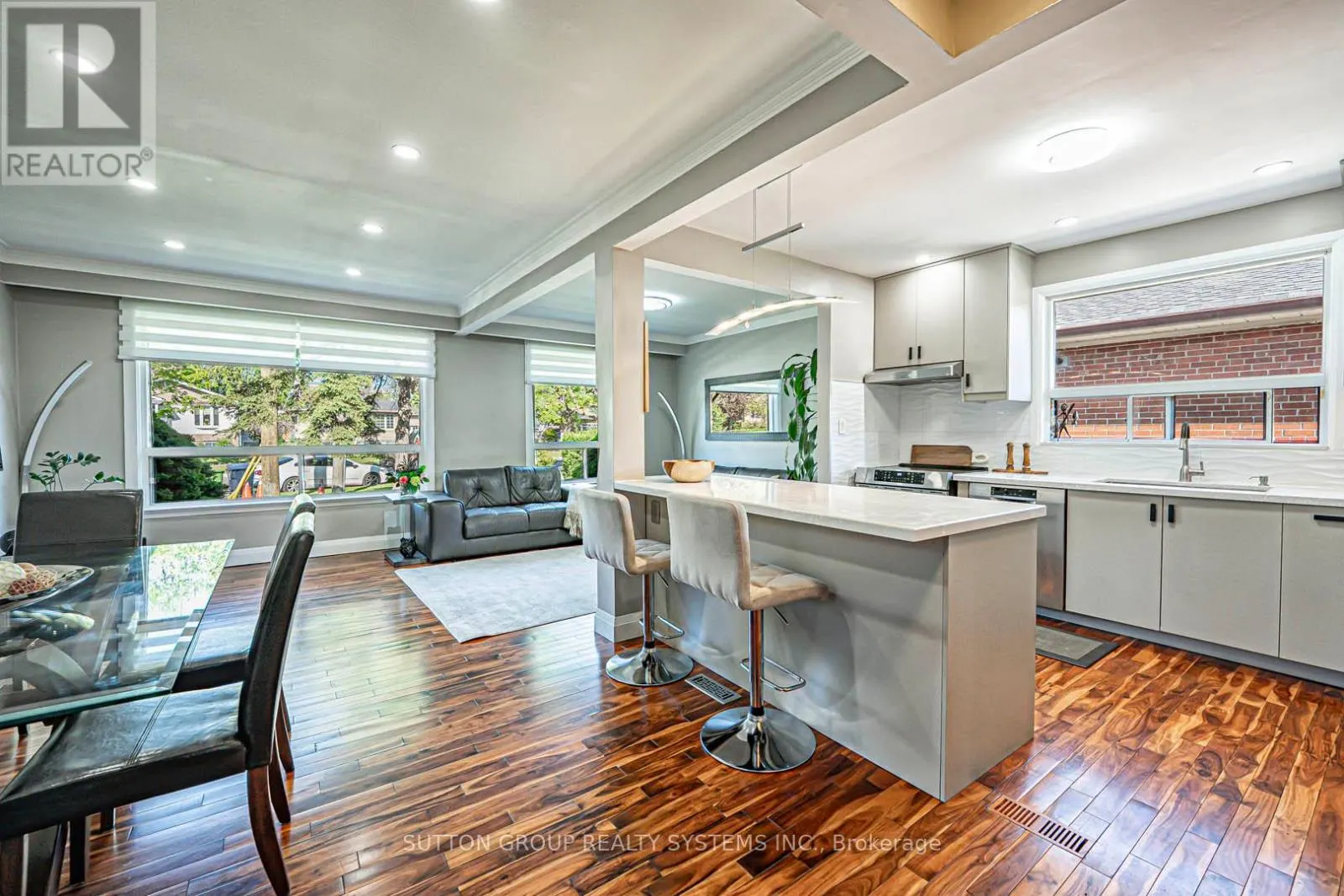 366 RENFORTH DRIVE