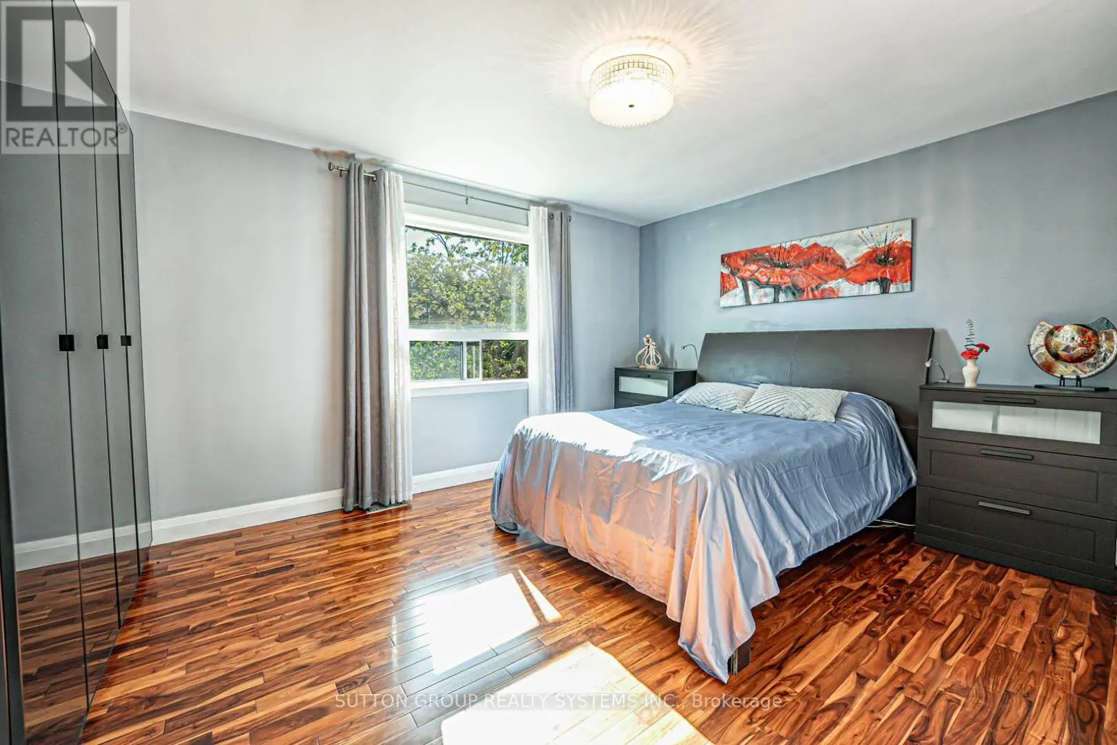 366 RENFORTH DRIVE