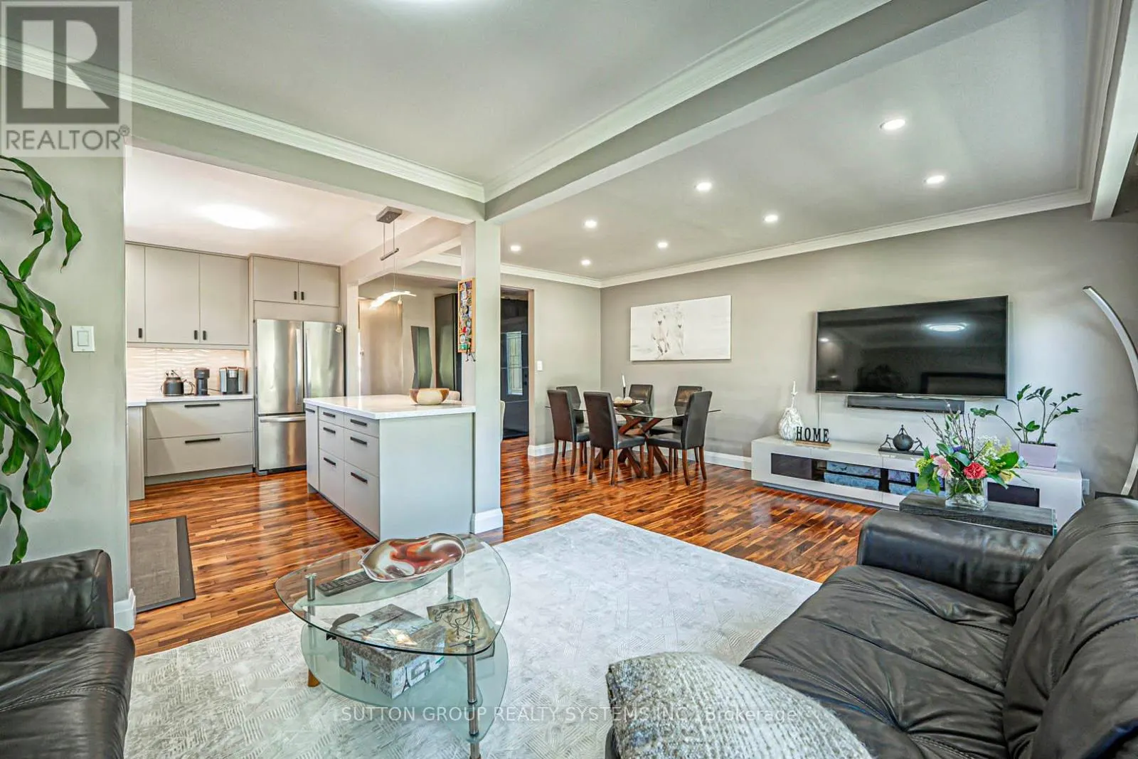 366 RENFORTH DRIVE