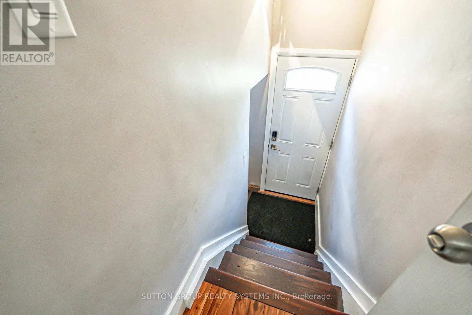 366 RENFORTH DRIVE
