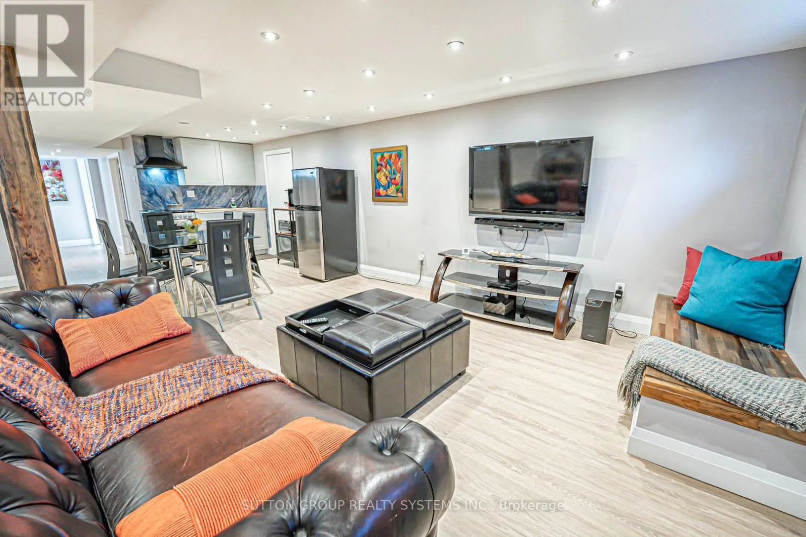 366 RENFORTH DRIVE