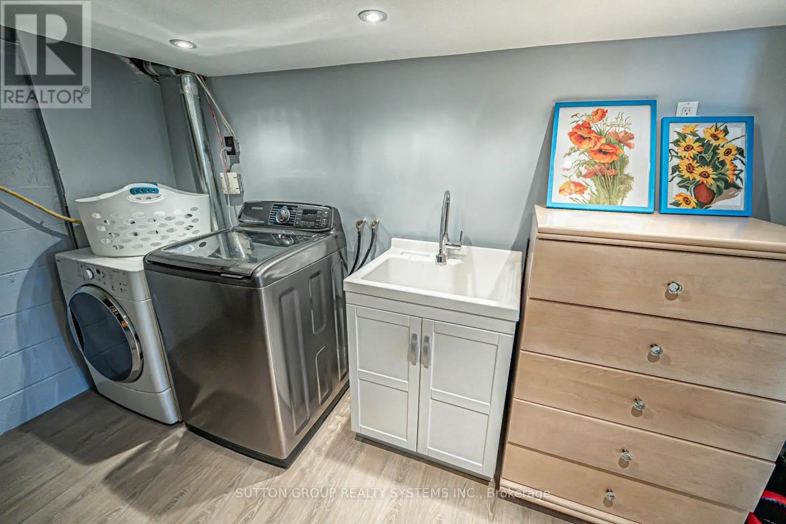 366 RENFORTH DRIVE