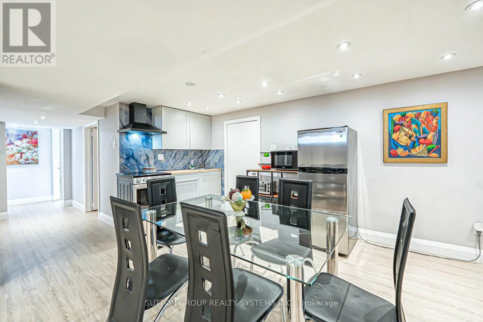 366 RENFORTH DRIVE