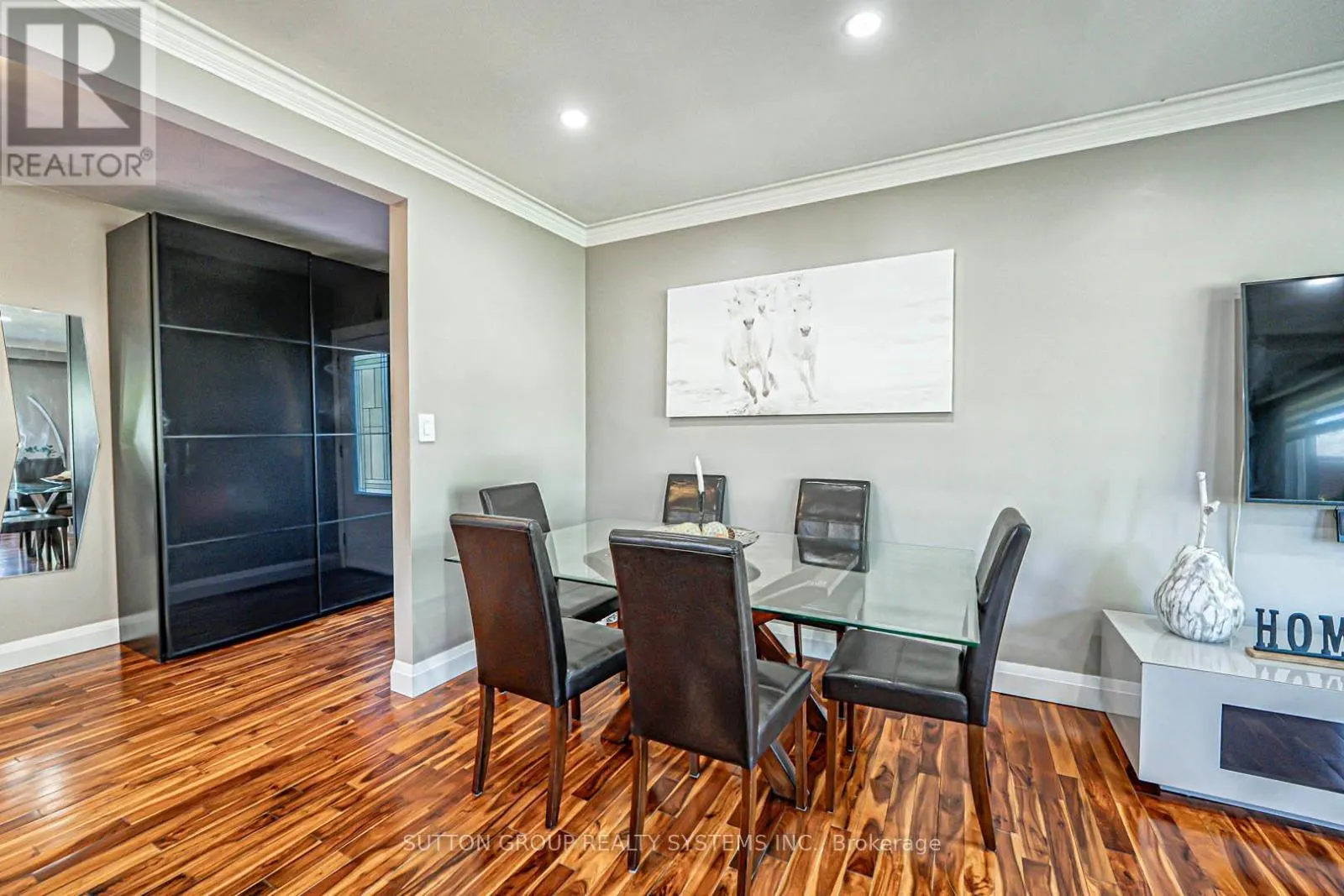 366 RENFORTH DRIVE