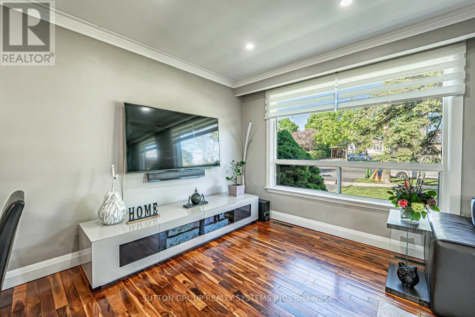 366 RENFORTH DRIVE
