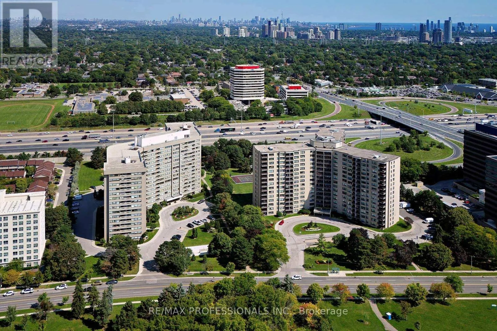 310 - 475 THE WEST MALL