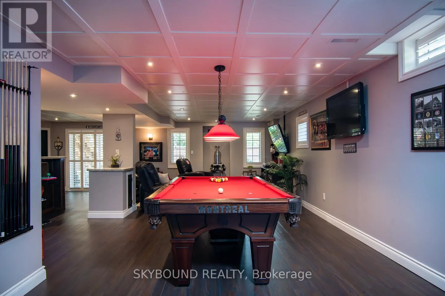 38 SILVER POND DRIVE
