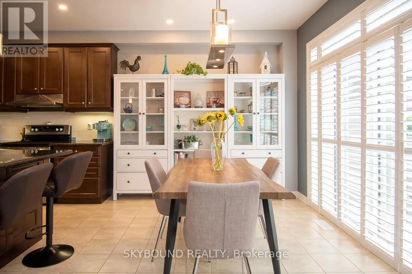38 SILVER POND DRIVE