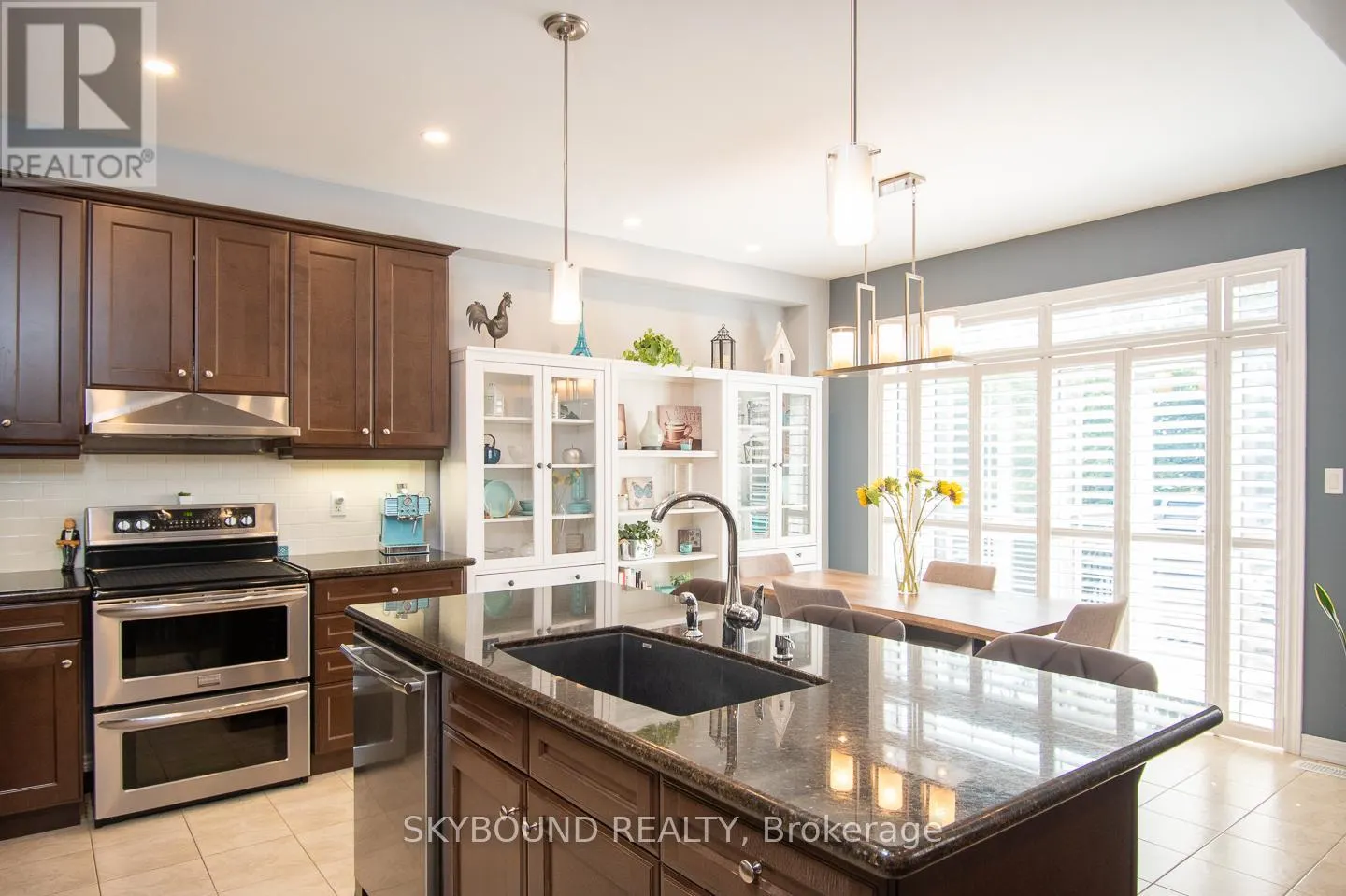 38 SILVER POND DRIVE