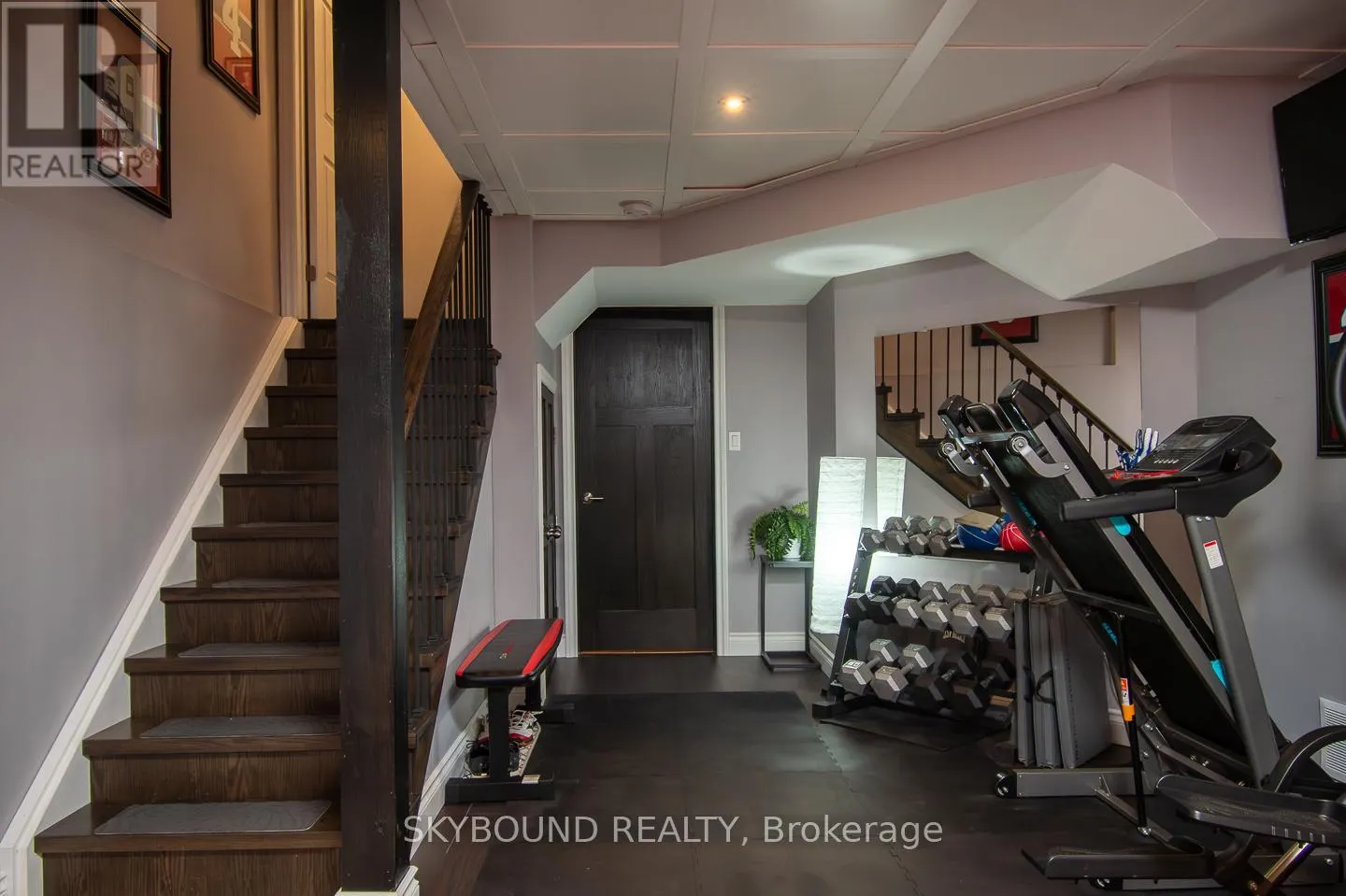 38 SILVER POND DRIVE