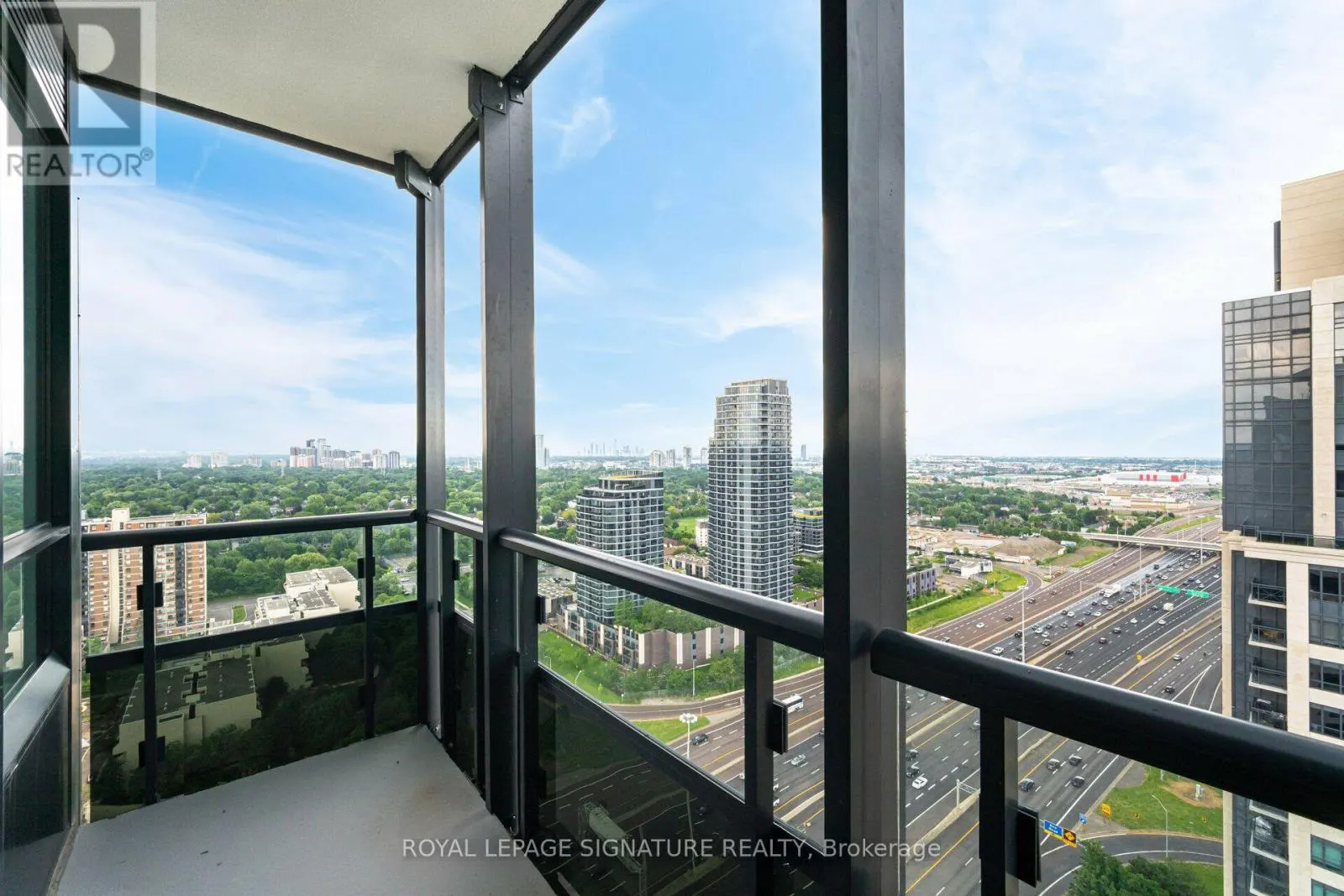 PH08 - 10 EVA ROAD