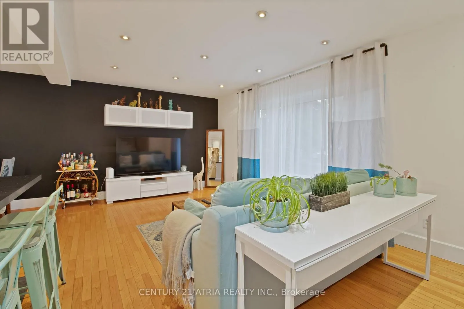 3222 HORNBEAM CRESCENT