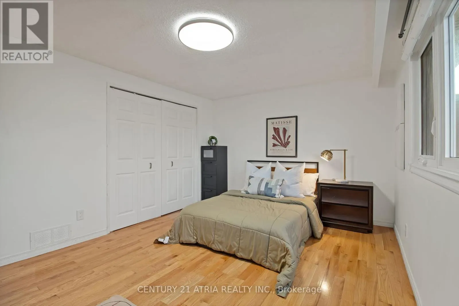 3222 HORNBEAM CRESCENT