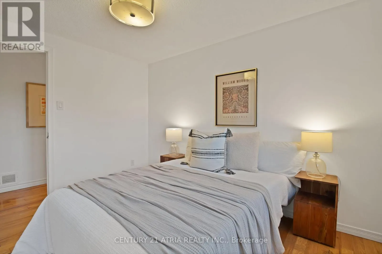 3222 HORNBEAM CRESCENT