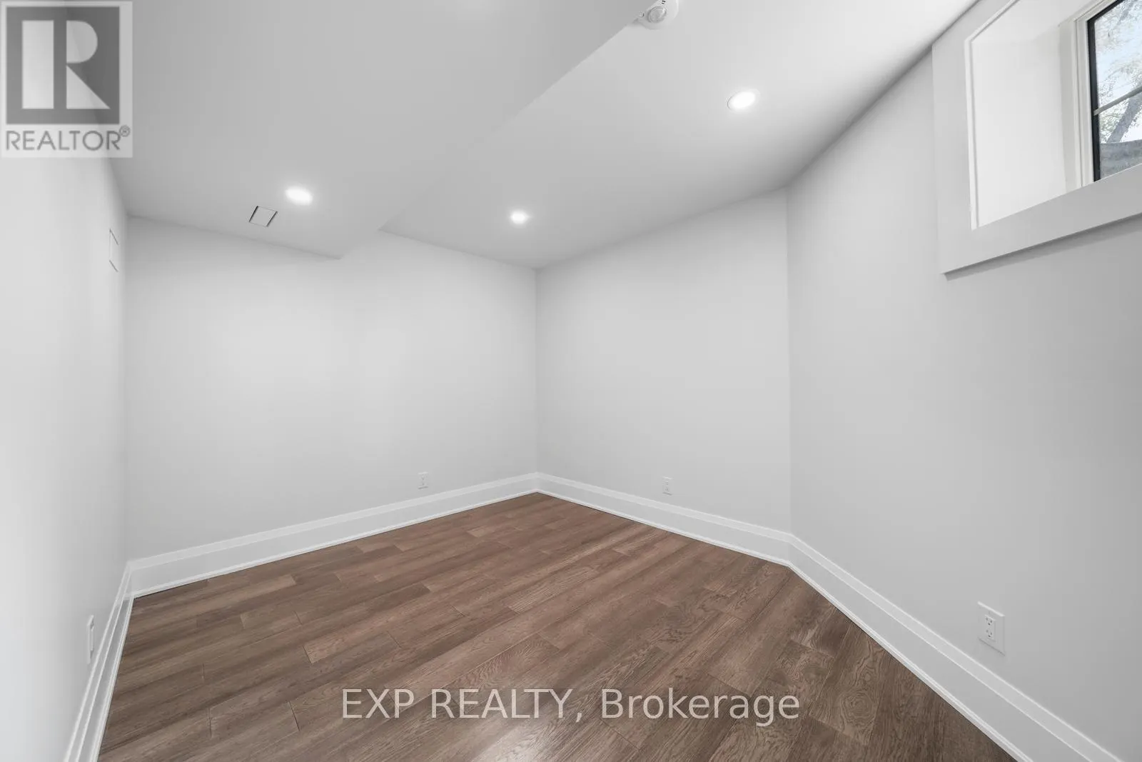5 BRENDWIN ROAD