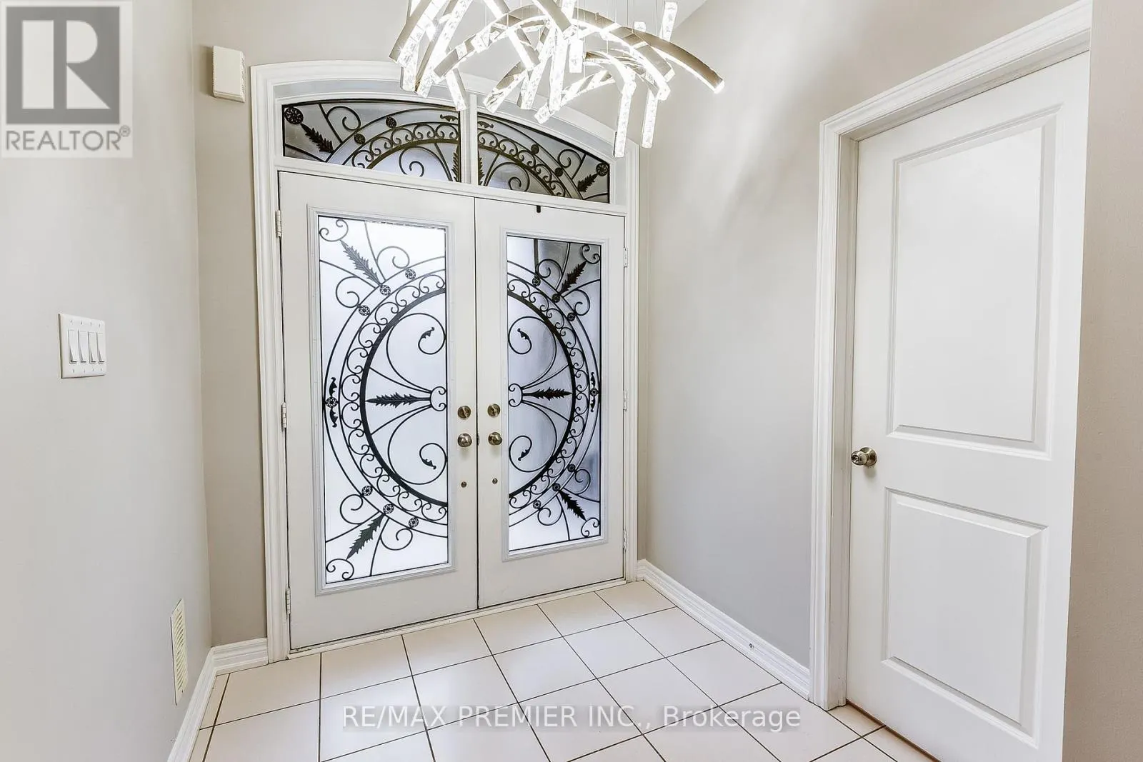 358 CLOCKWORK DRIVE