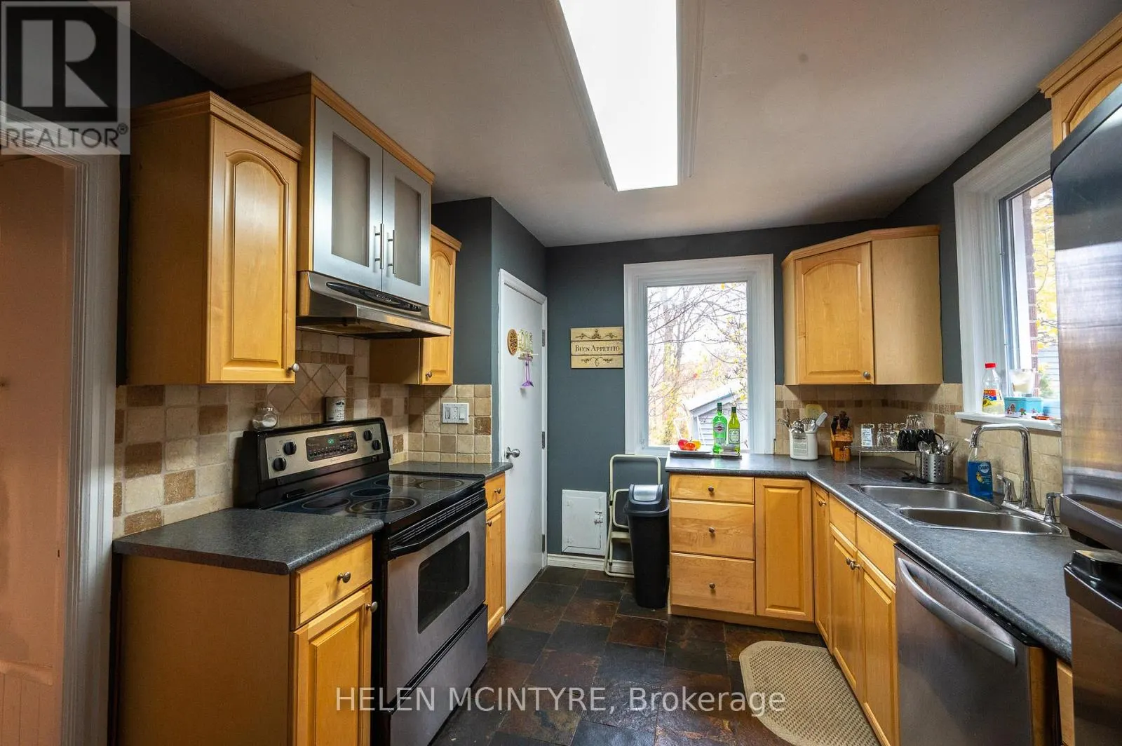 34 DUNNING CRESCENT