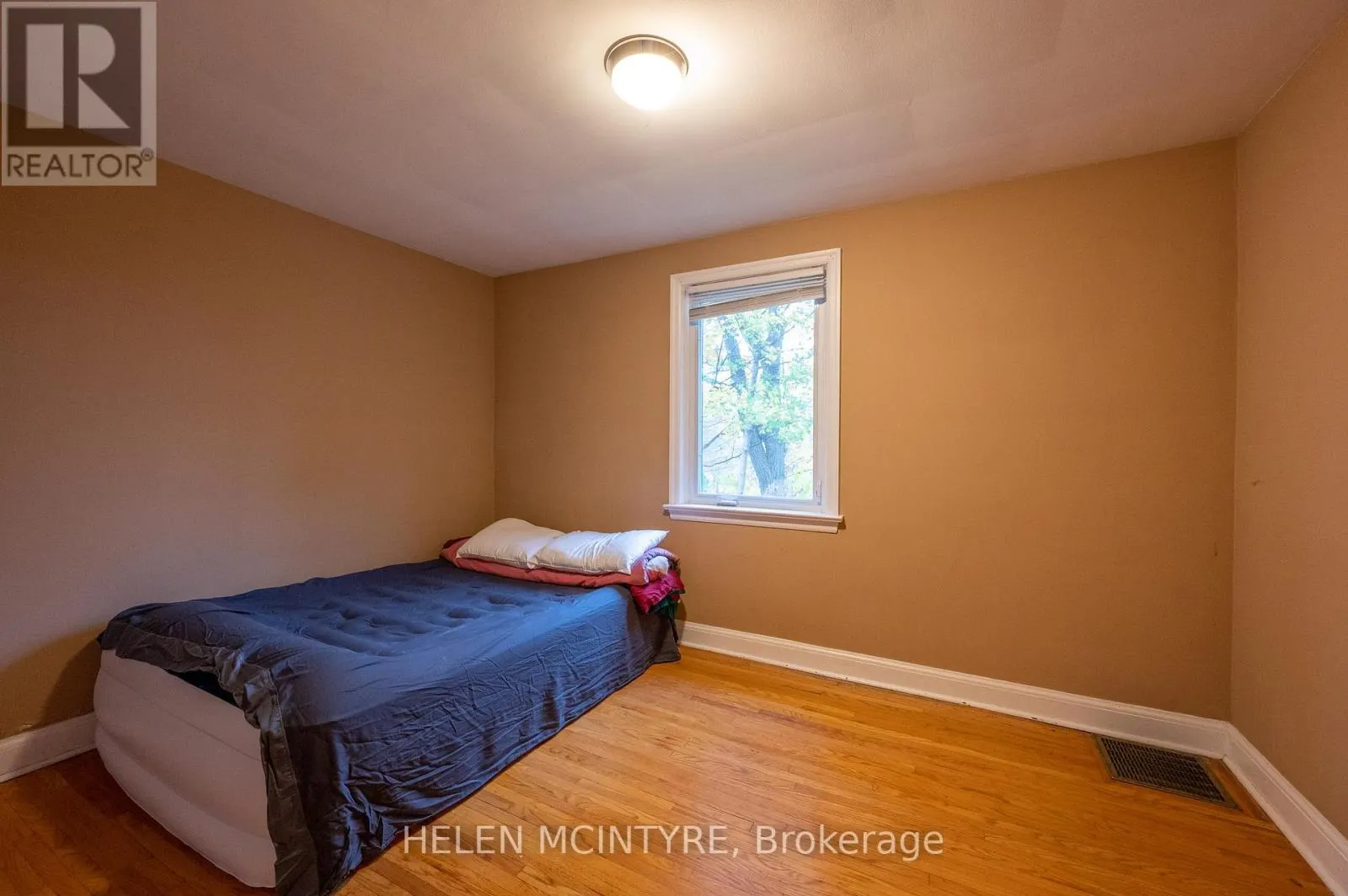 34 DUNNING CRESCENT