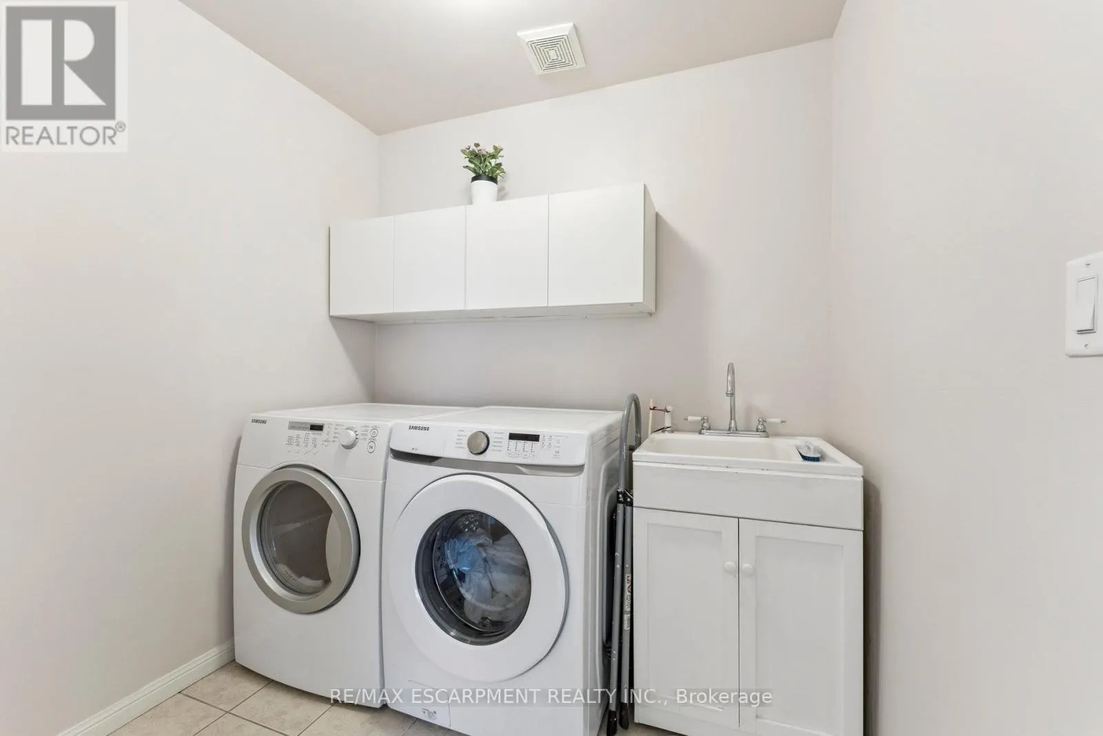 1650 ALLAN CRESCENT