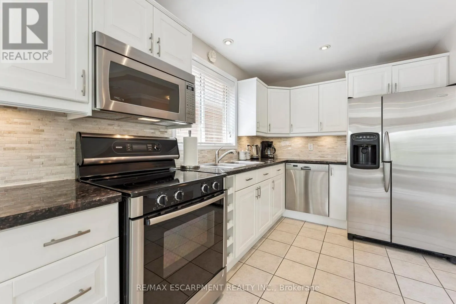 1650 ALLAN CRESCENT