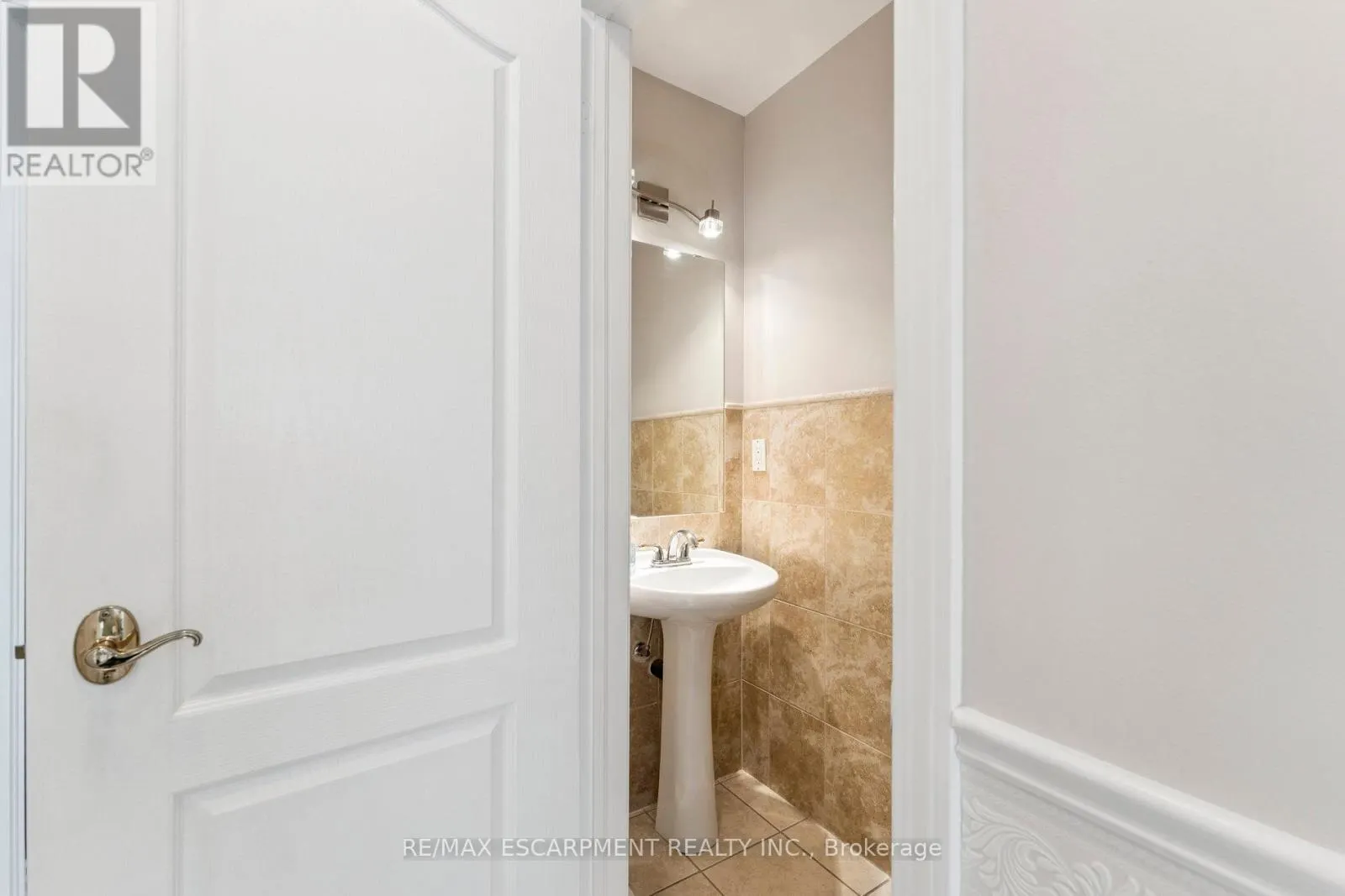 1650 ALLAN CRESCENT